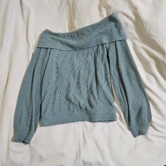 Abercrombie & Fitch Tops - Abercrombie & Fitch Teal Off Shoulder Top